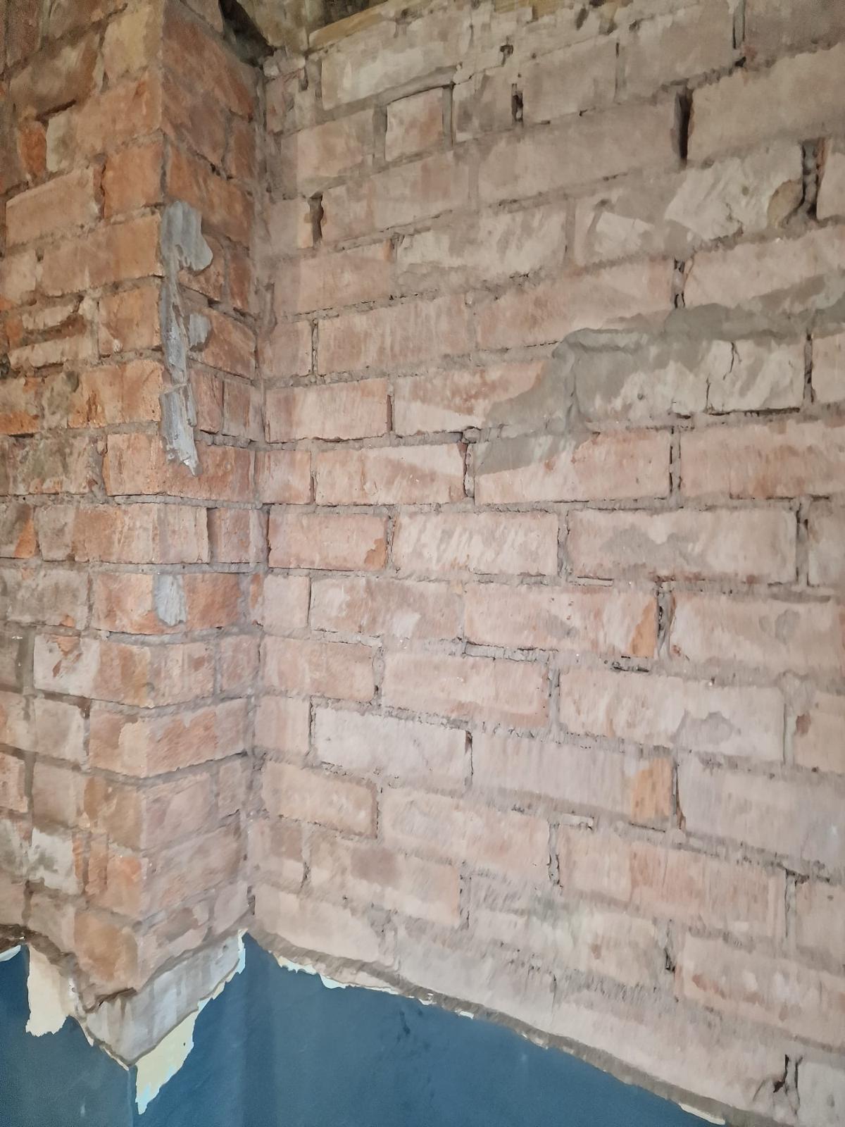 penetrating-damp-repair-following-chimney-stack-defect--amblecote-4
